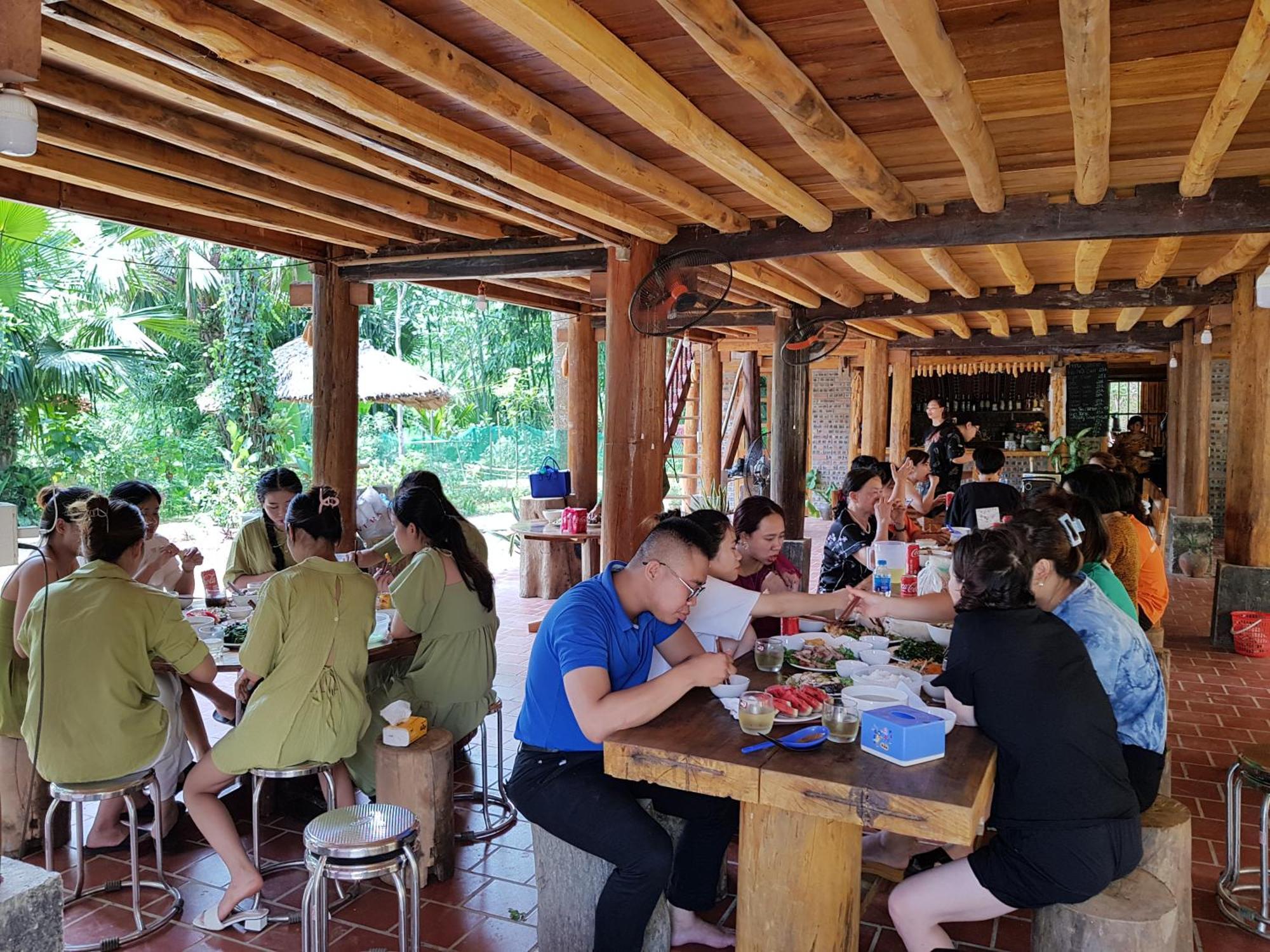 Vu Linh Palm House Homestay - Bungalow Yen Bai Exterior photo
